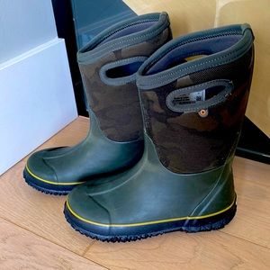 Bogs youth size US 4 - good condition